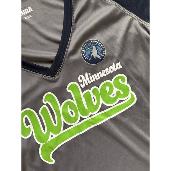 CUTE Minnesota Timberwolves Women's Sz Sm Blue NBA T-Shirt, NEW&NICE! - Picture 2 of 7